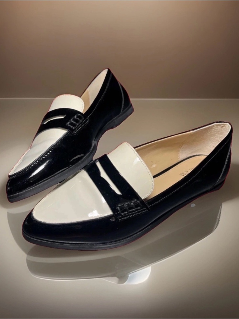 Michael Kors Connor Women's Loafer Black And White. Size: 6M
